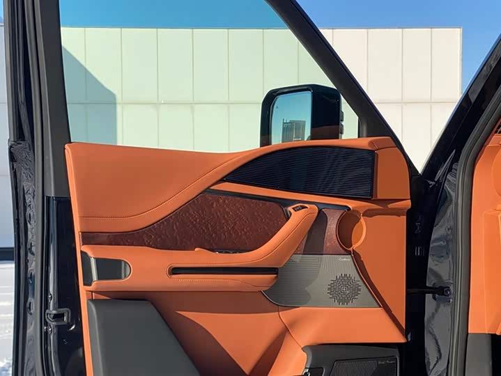 Фото 7 - BYD Yangwang U8