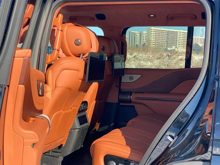 Фото 8 - BYD Yangwang U8