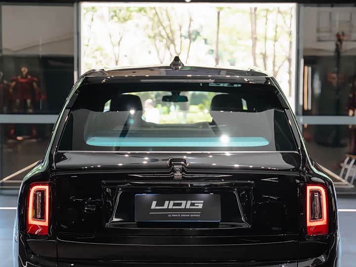 Фото 3 - Rolls-Royce Cullinan