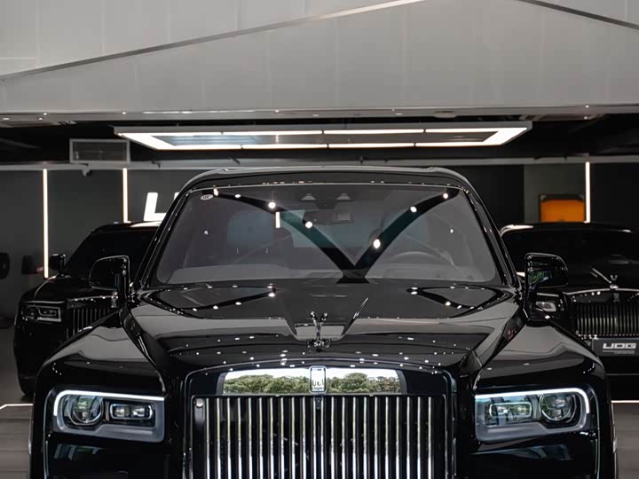 Фото 5 - Rolls-Royce Cullinan