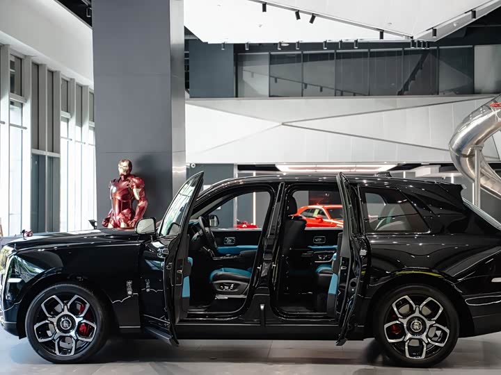 Фото 7 - Rolls-Royce Cullinan