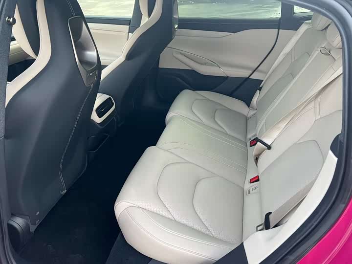 Фото 8 - Xiaomi SU7