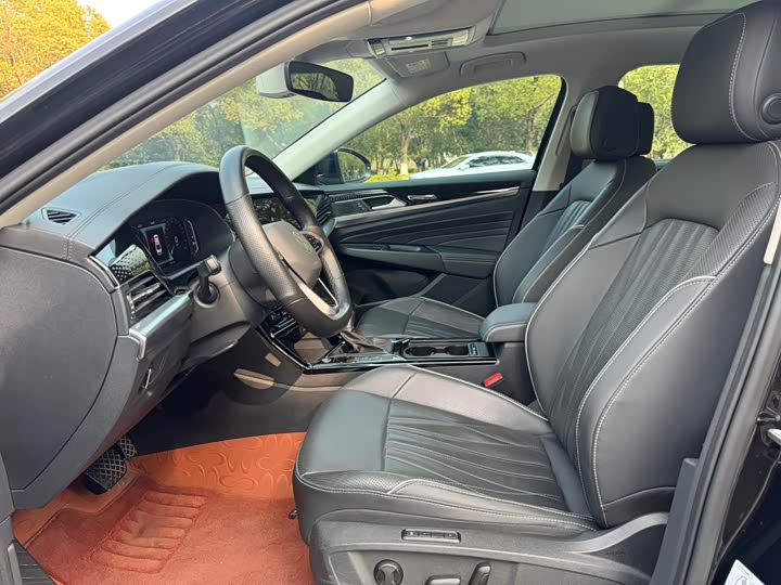 Фото 7 - Volkswagen Passat