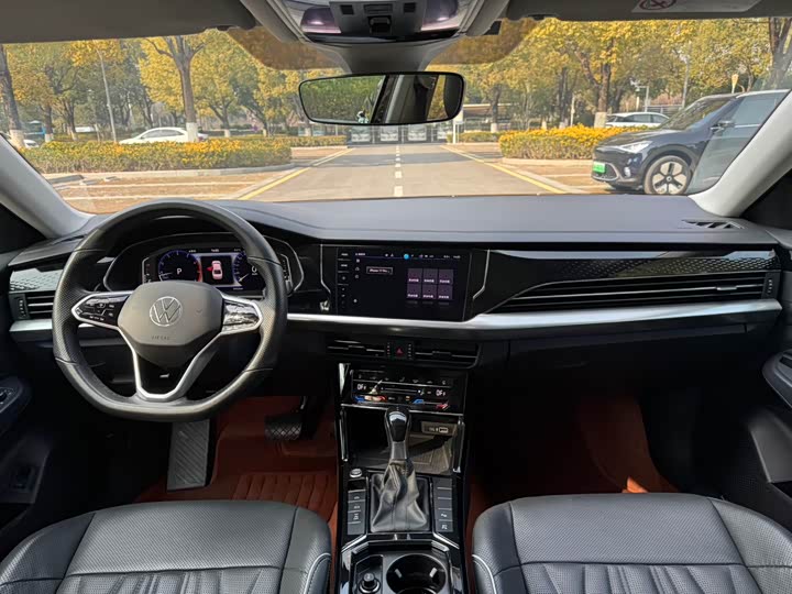 Фото 8 - Volkswagen Passat