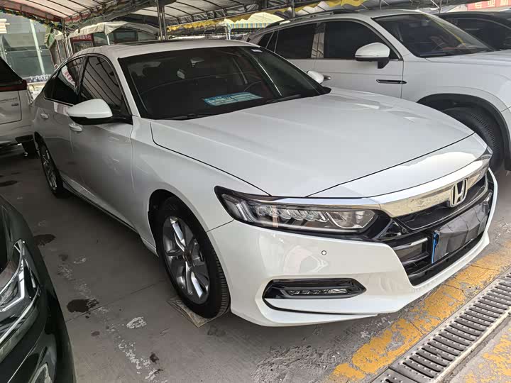 Фото 3 - Honda Accord