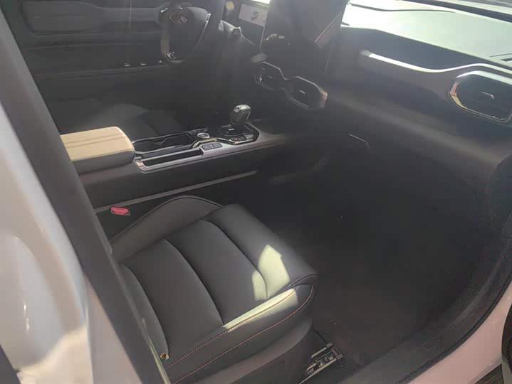 Фото 8 - Geely Cowboy