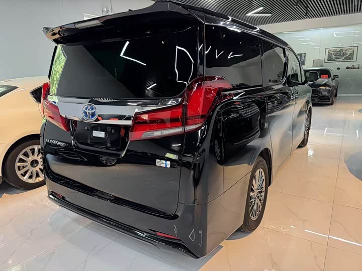 Фото 4 - Toyota Alphard
