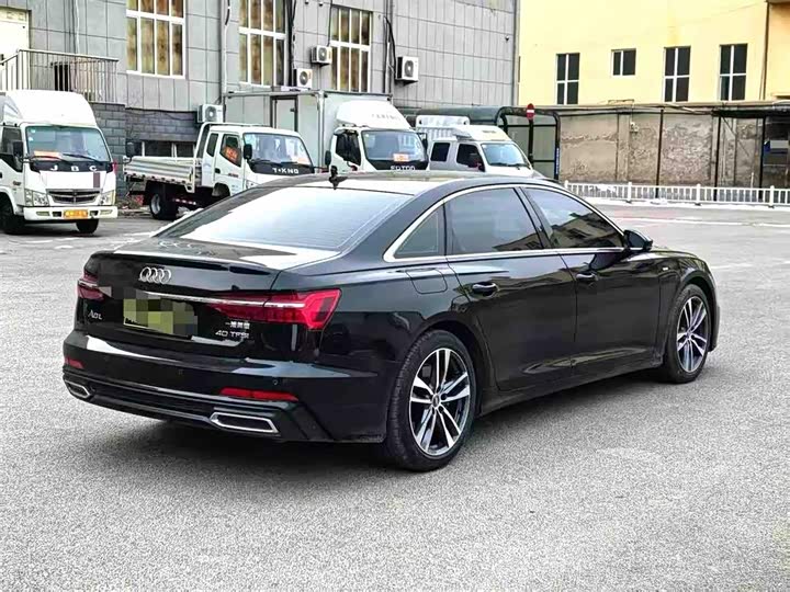 Фото 5 - Audi A6L