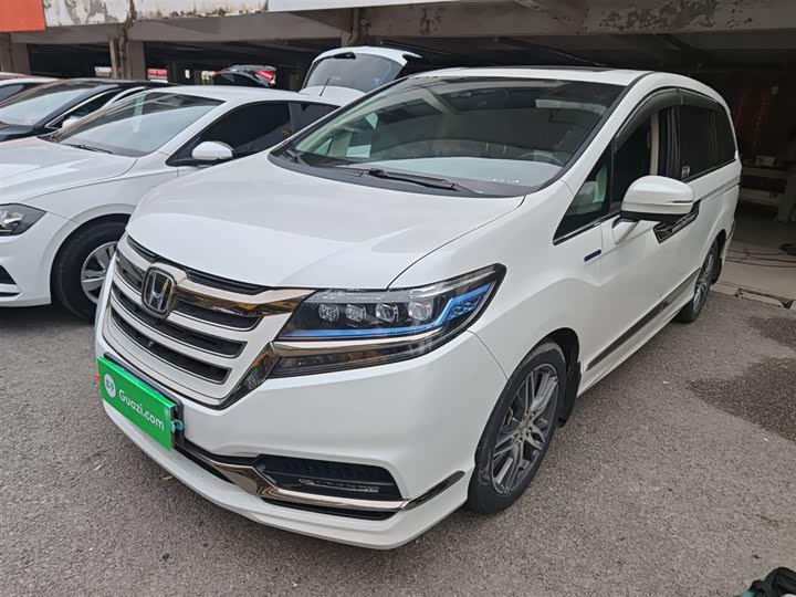 Фото 1 - Honda Elysion