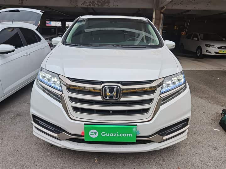 Фото 3 - Honda Elysion