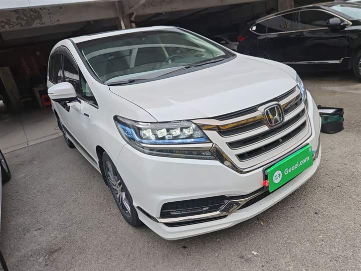 Фото 4 - Honda Elysion