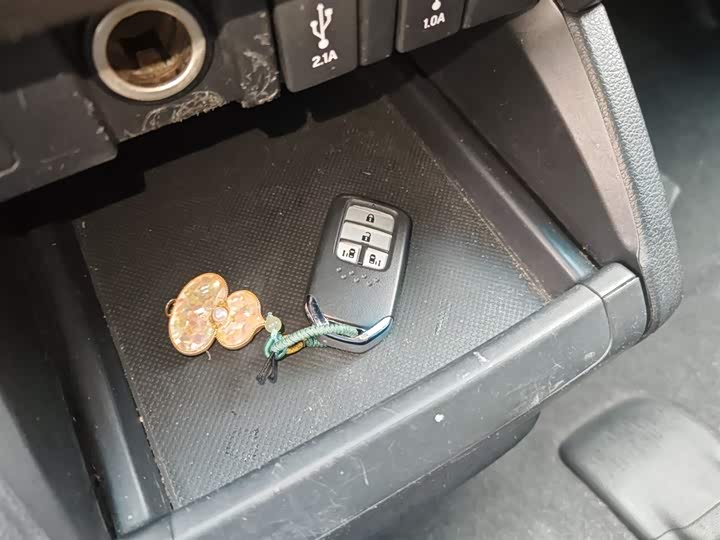 Фото 9 - Honda Elysion