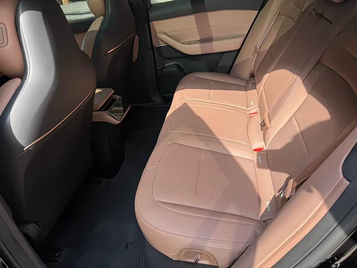 Фото 6 - Nio ES6