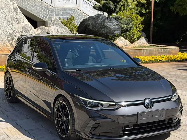 Фото 1 - Volkswagen Golf