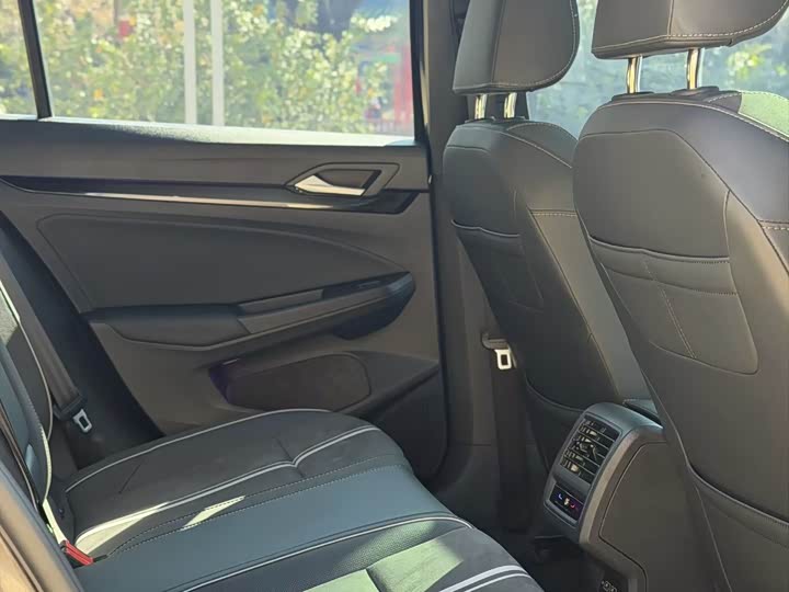 Фото 6 - Volkswagen Golf