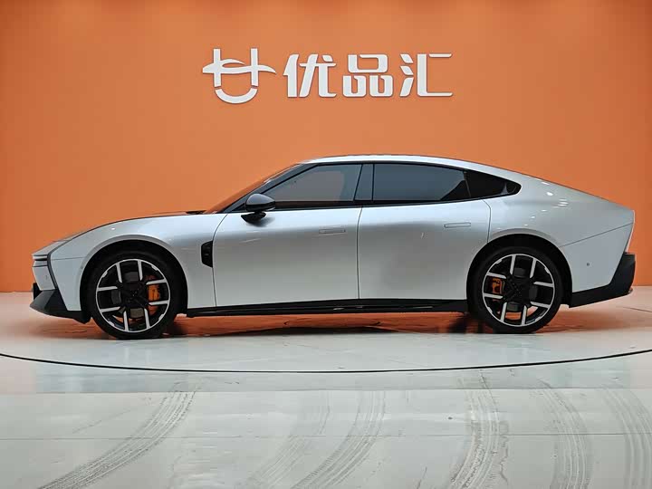 Фото 2 - XPeng P7