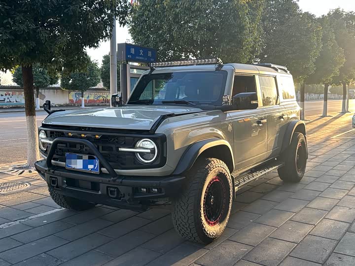 Фото 1 - Ford Bronco