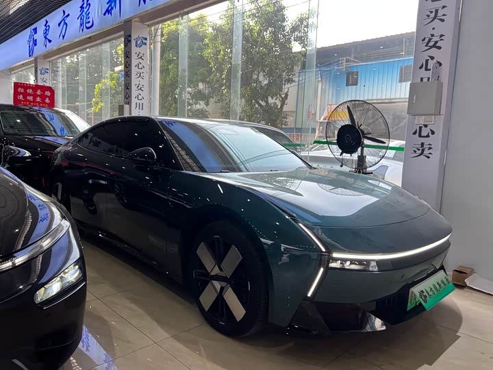 Фото 3 - XPeng P7