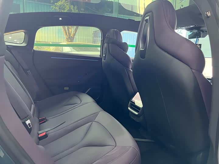 Фото 6 - XPeng P7