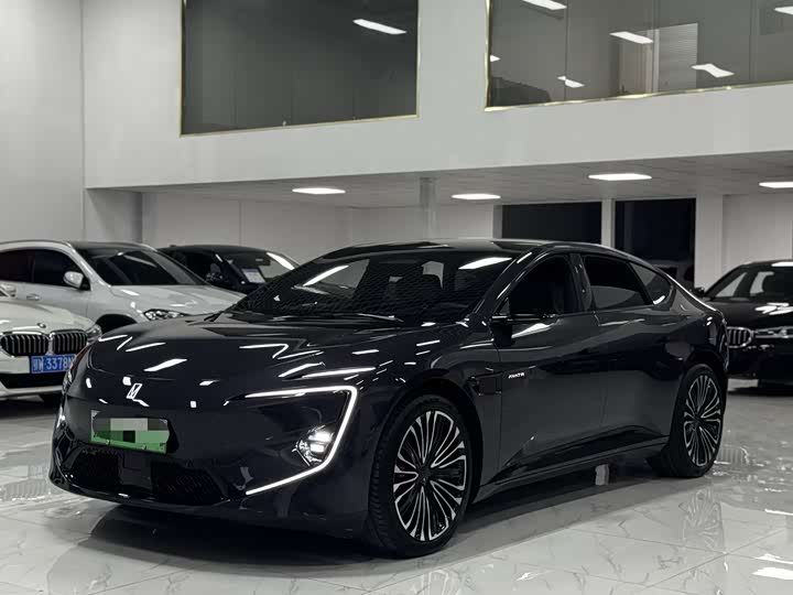 Фото 1 - Avatr 12