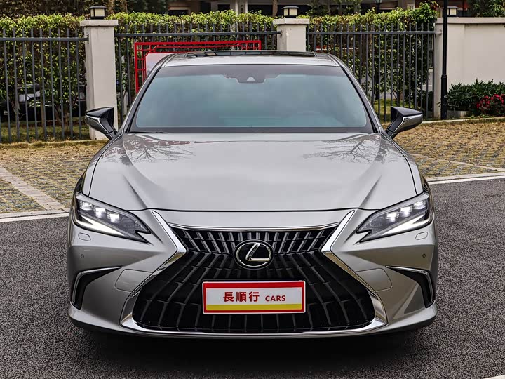 Фото 4 - Lexus ES