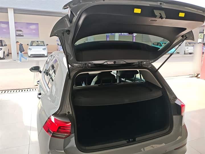 Фото 9 - Volkswagen Golf