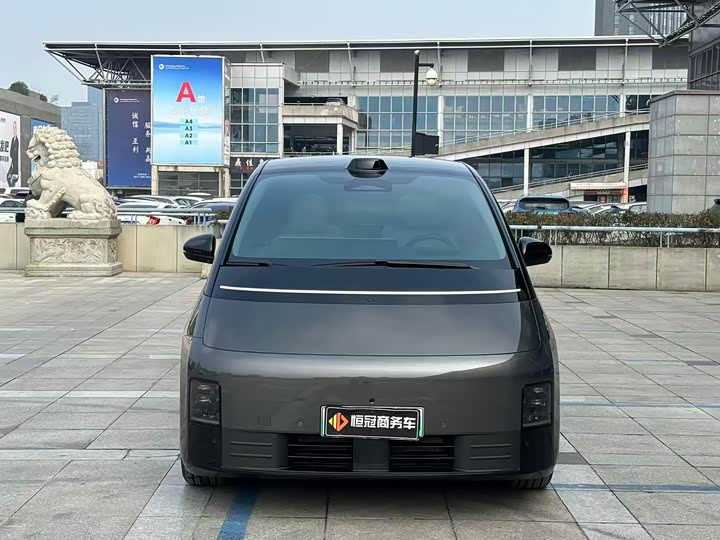 Фото 2 - LiXiang Mega