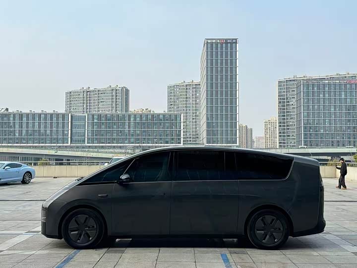 Фото 5 - LiXiang Mega