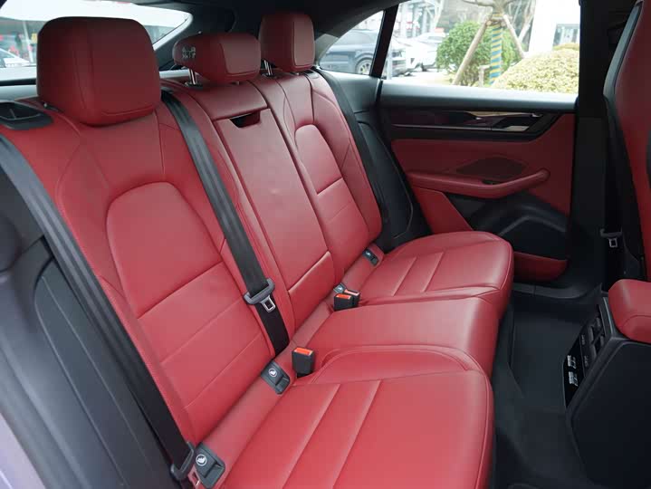 Фото 5 - Porsche Macan EV