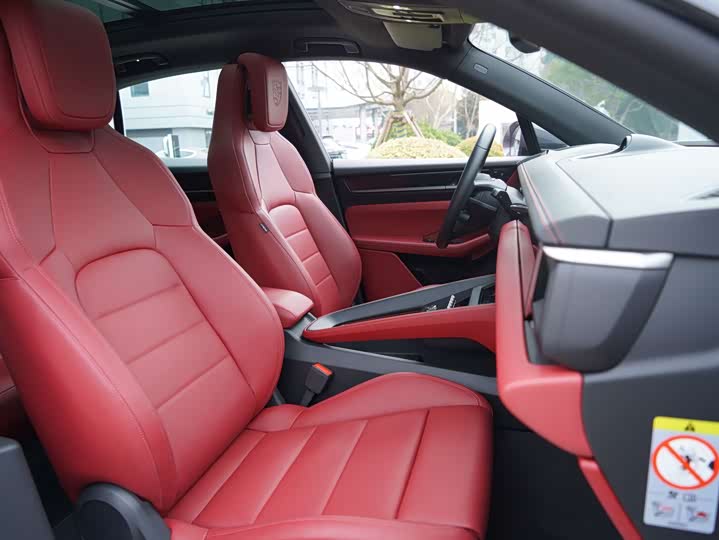 Фото 7 - Porsche Macan EV