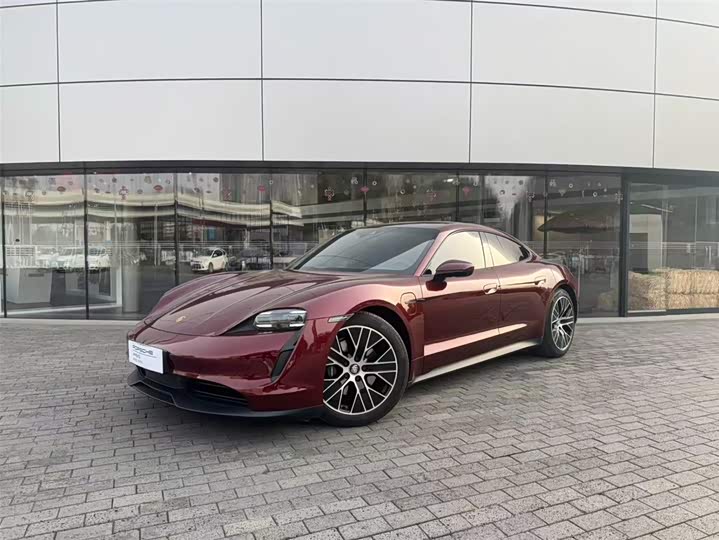 Фото 1 - Porsche Taycan