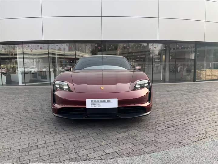 Фото 4 - Porsche Taycan