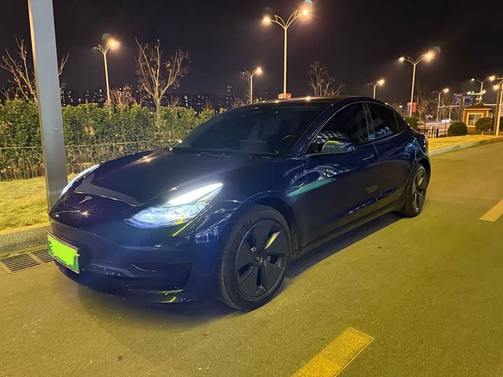 Фото 1 - Tesla Model 3