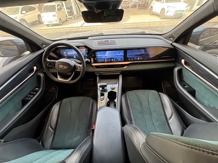 Фото 9 - Geely Monjaro