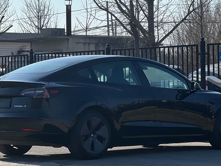Фото 6 - Tesla Model 3