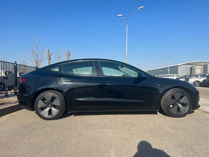 Фото 9 - Tesla Model 3