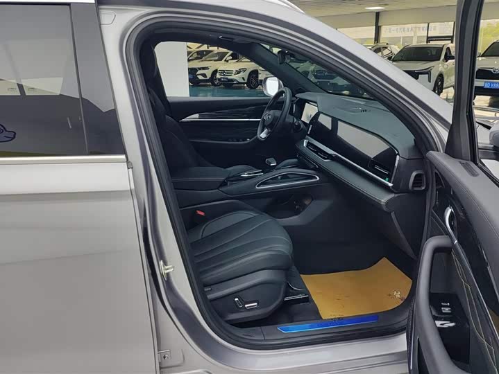 Фото 8 - Geely Monjaro