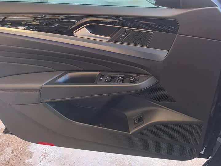 Фото 7 - Volkswagen Passat