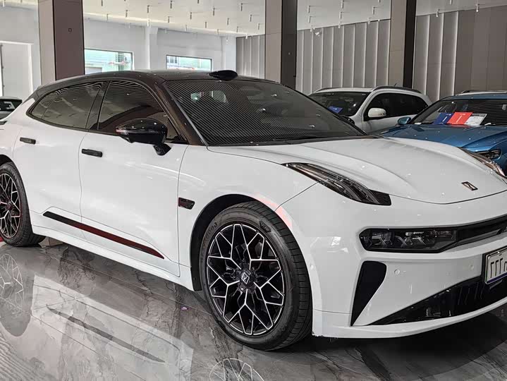 Фото 4 - Zeekr 001