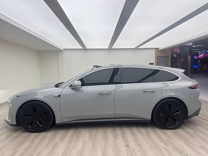 Фото 6 - Nio ET5T