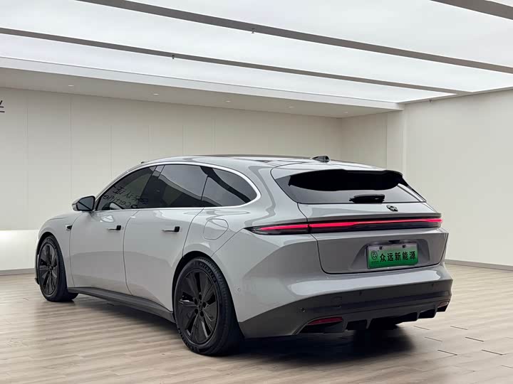 Фото 9 - Nio ET5T