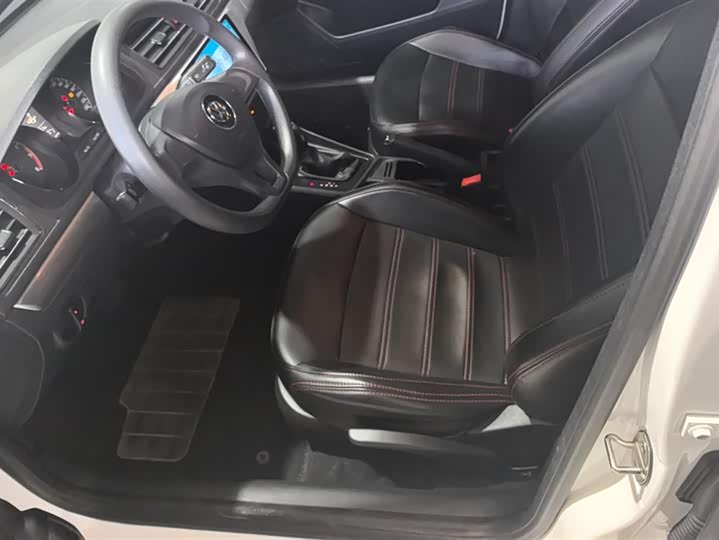 Фото 9 - Volkswagen Lavida