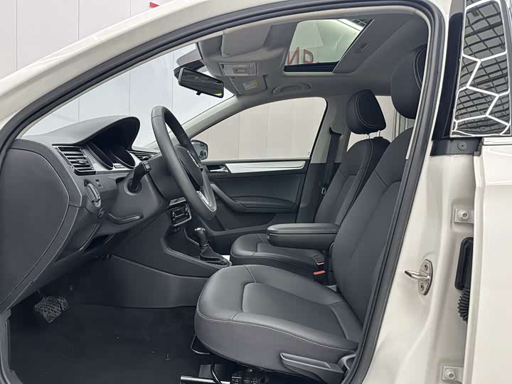 Фото 4 - Skoda Rapid