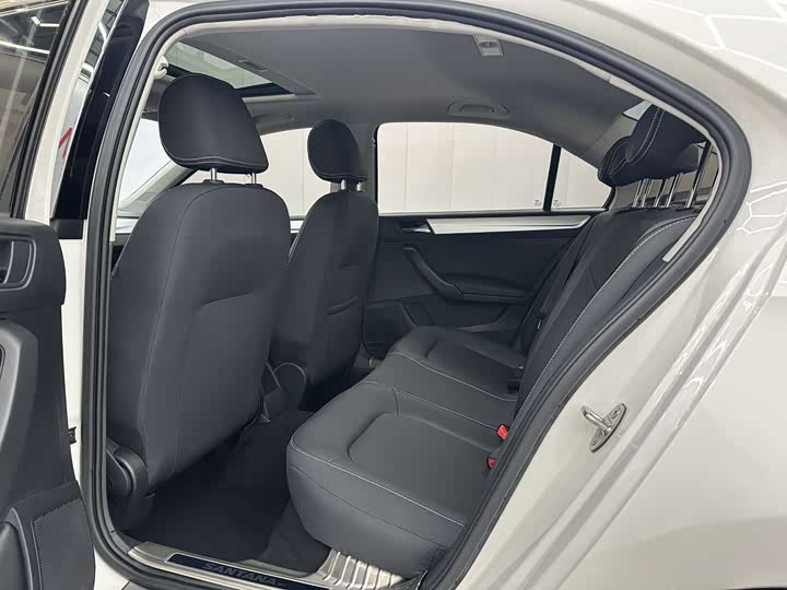 Фото 5 - Skoda Rapid