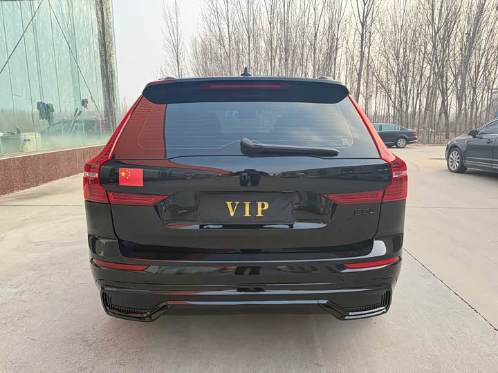 Фото 4 - Volvo XC60