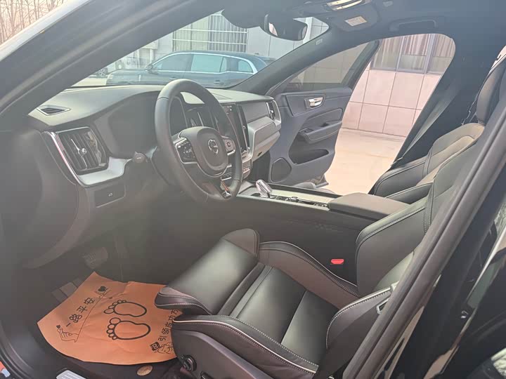 Фото 7 - Volvo XC60