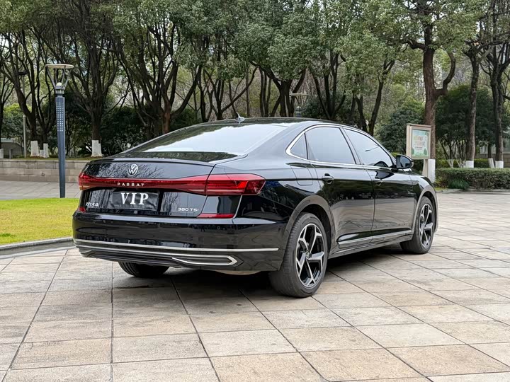 Фото 4 - Volkswagen Passat