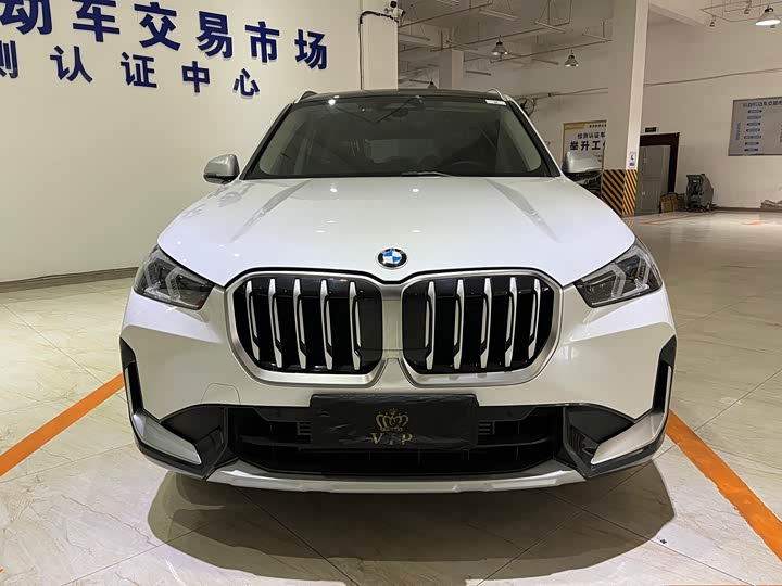 Фото 2 - BMW X1