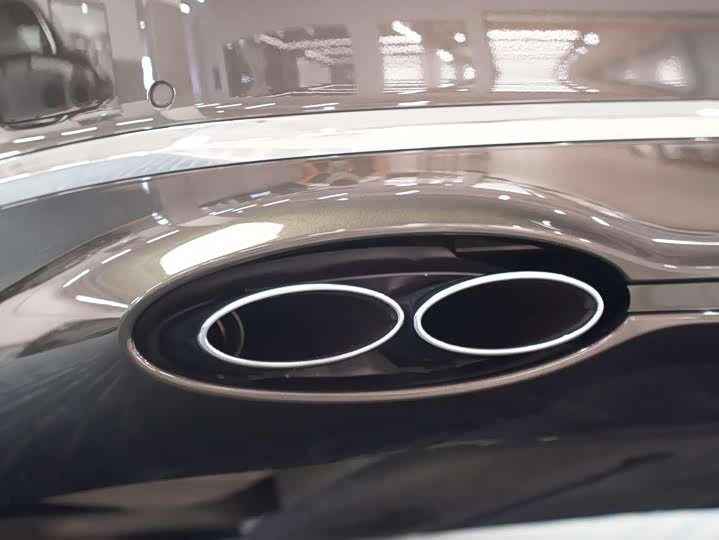 Фото 9 - Bentley Flying Spur