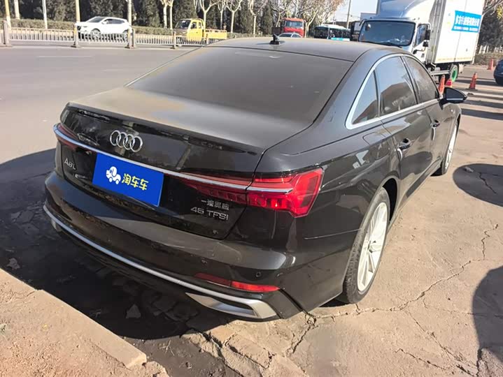 Фото 3 - Audi A6L